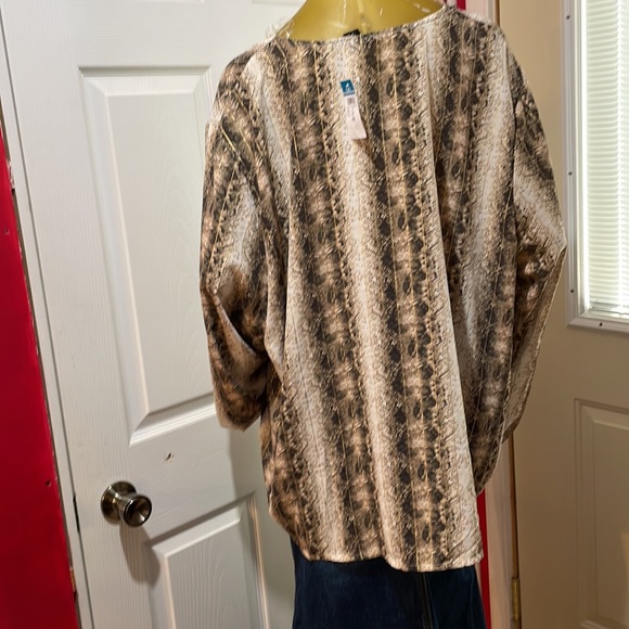 Rue+ top - Picture 6 of 10